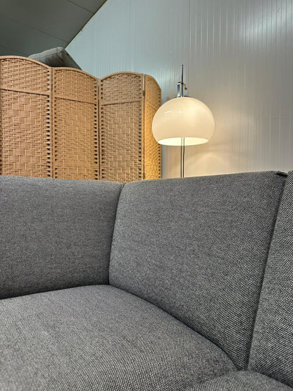 Nieuwstaat Design on Stock Aikon Hoekbank – NP: €8.000