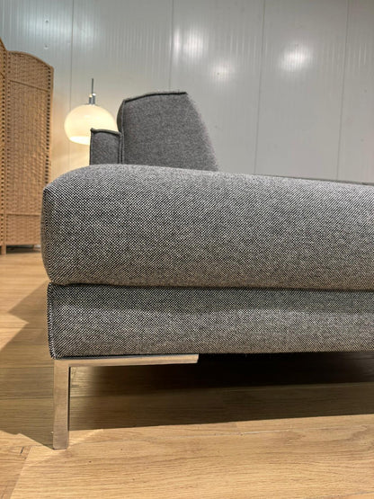 Nieuwstaat Design on Stock Aikon Hoekbank – NP: €8.000