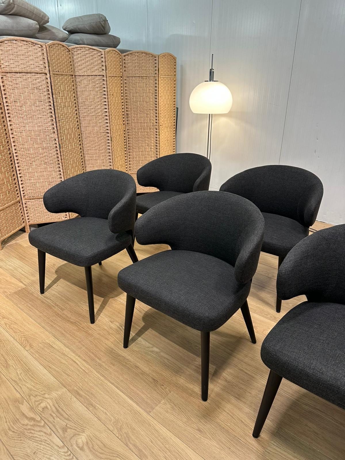 Nieuwstaat Minotti Dining Little Armchair – NP: €1.958