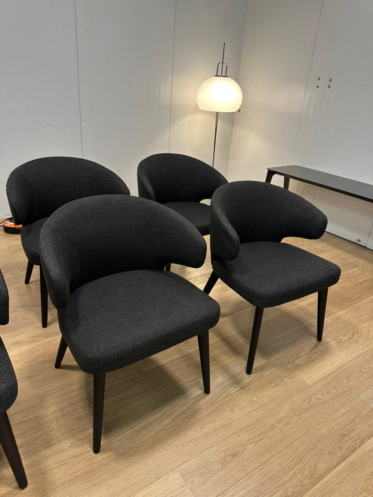 Nieuwstaat Minotti Dining Little Armchair – NP: €1.958