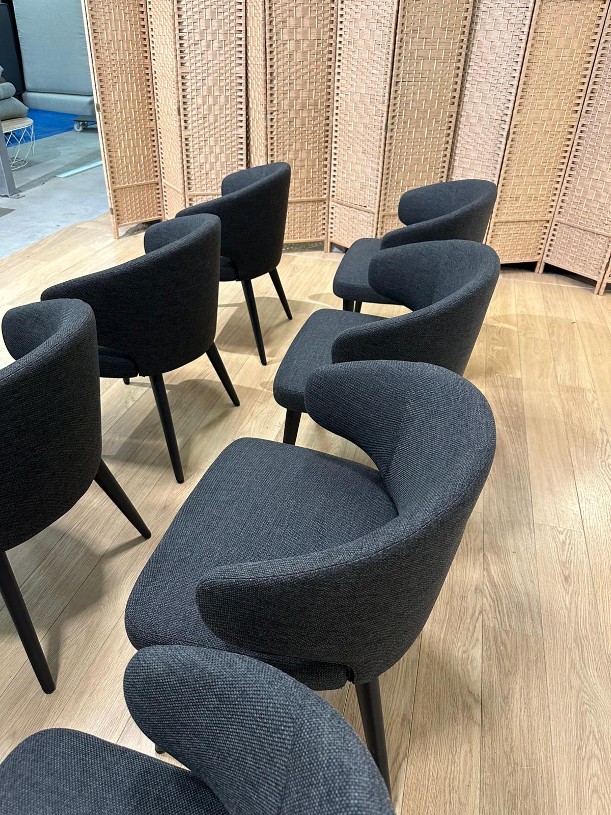 Nieuwstaat Minotti Dining Little Armchair – NP: €1.958