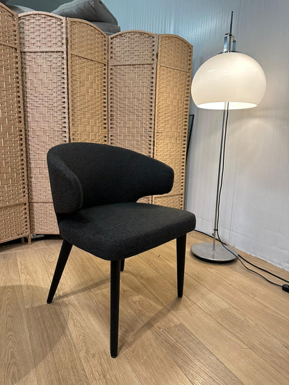 Nieuwstaat Minotti Dining Little Armchair – NP: €1.958