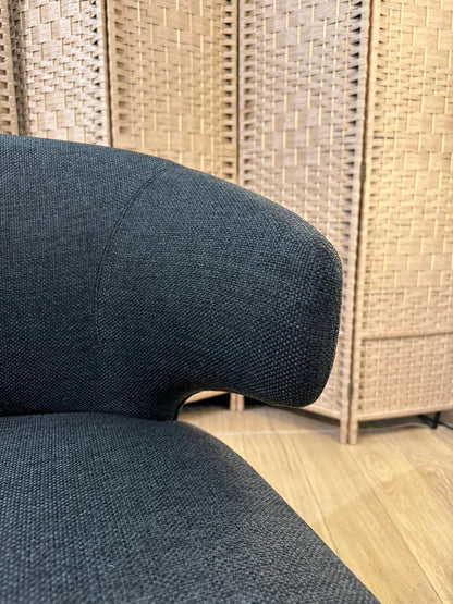 Nieuwstaat Minotti Dining Little Armchair – NP: €1.958