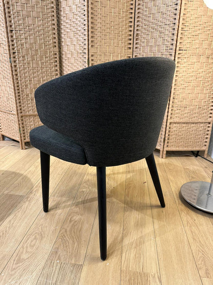 Nieuwstaat Minotti Dining Little Armchair – NP: €1.958