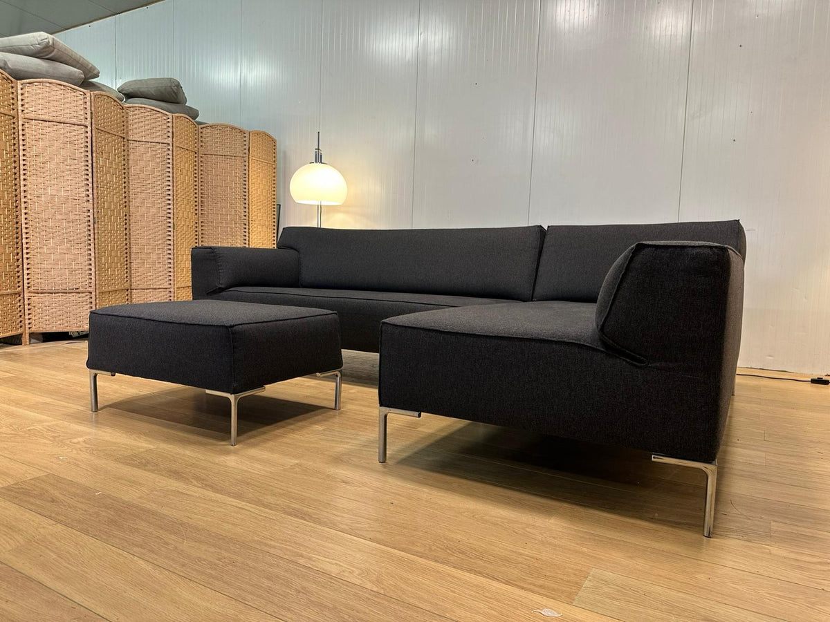 Design on Stock Bloq Hoekbank Ploegwol + Hocker – NP: €7.500
