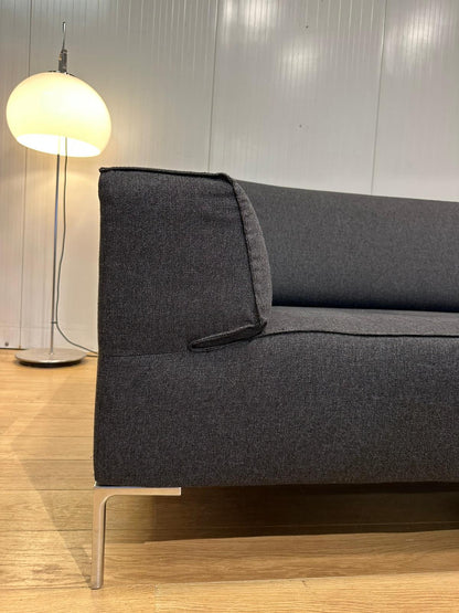 Design on Stock Bloq Hoekbank Ploegwol + Hocker – NP: €7.500