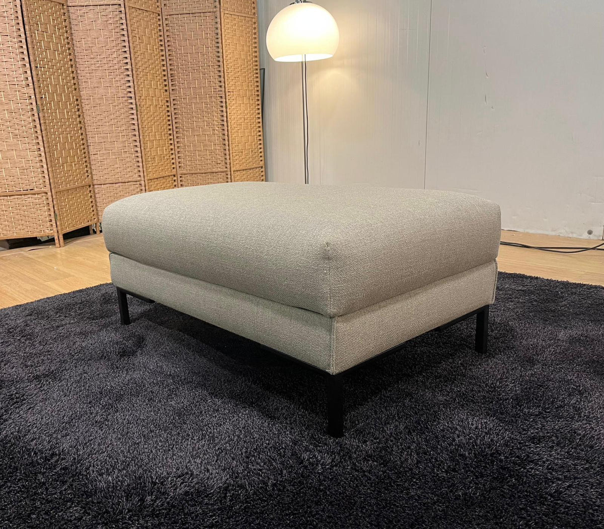 Nieuwstaat Design on Stock Aikon Hocker – NP: €1.250
