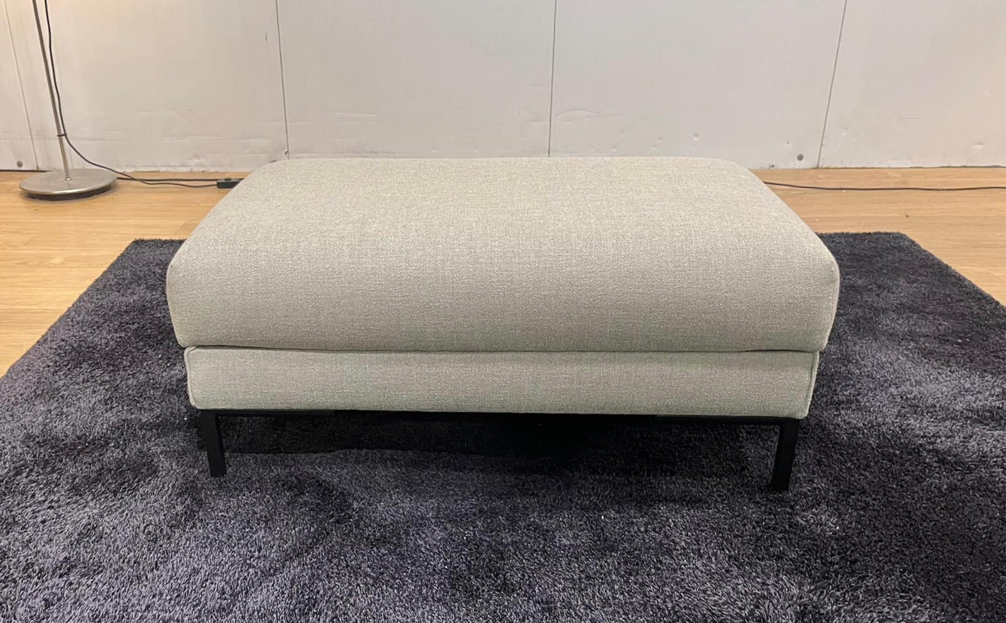 Nieuwstaat Design on Stock Aikon Hocker – NP: €1.250