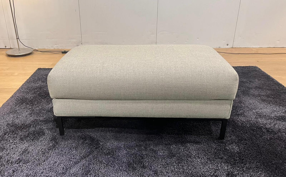 Nieuwstaat Design on Stock Aikon Hocker – NP: €1.250