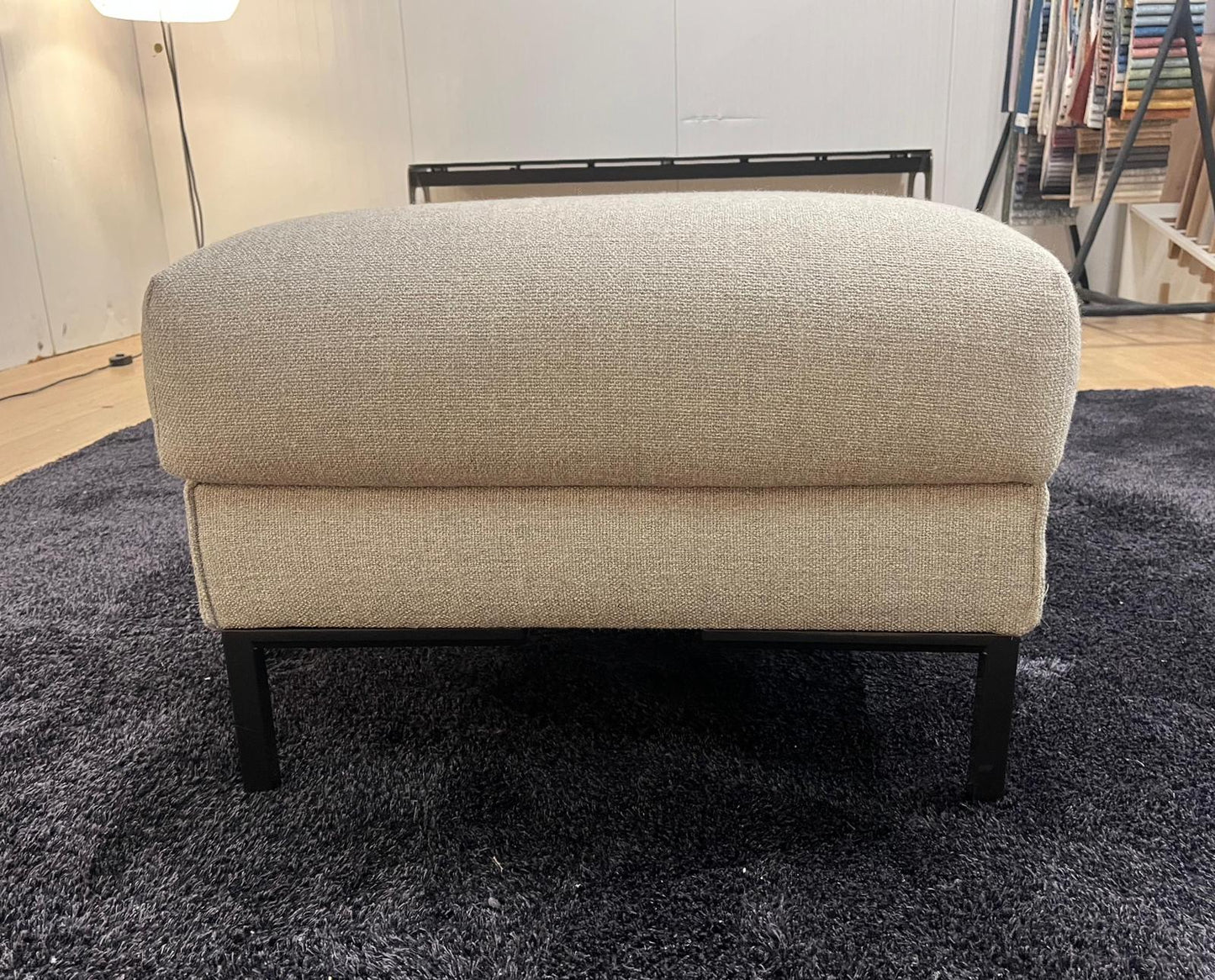 Nieuwstaat Design on Stock Aikon Hocker – NP: €1.250