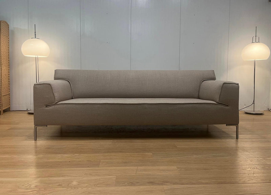 NIEUW Gestoffeerde Design on Stock Bloq 3-Zits beige