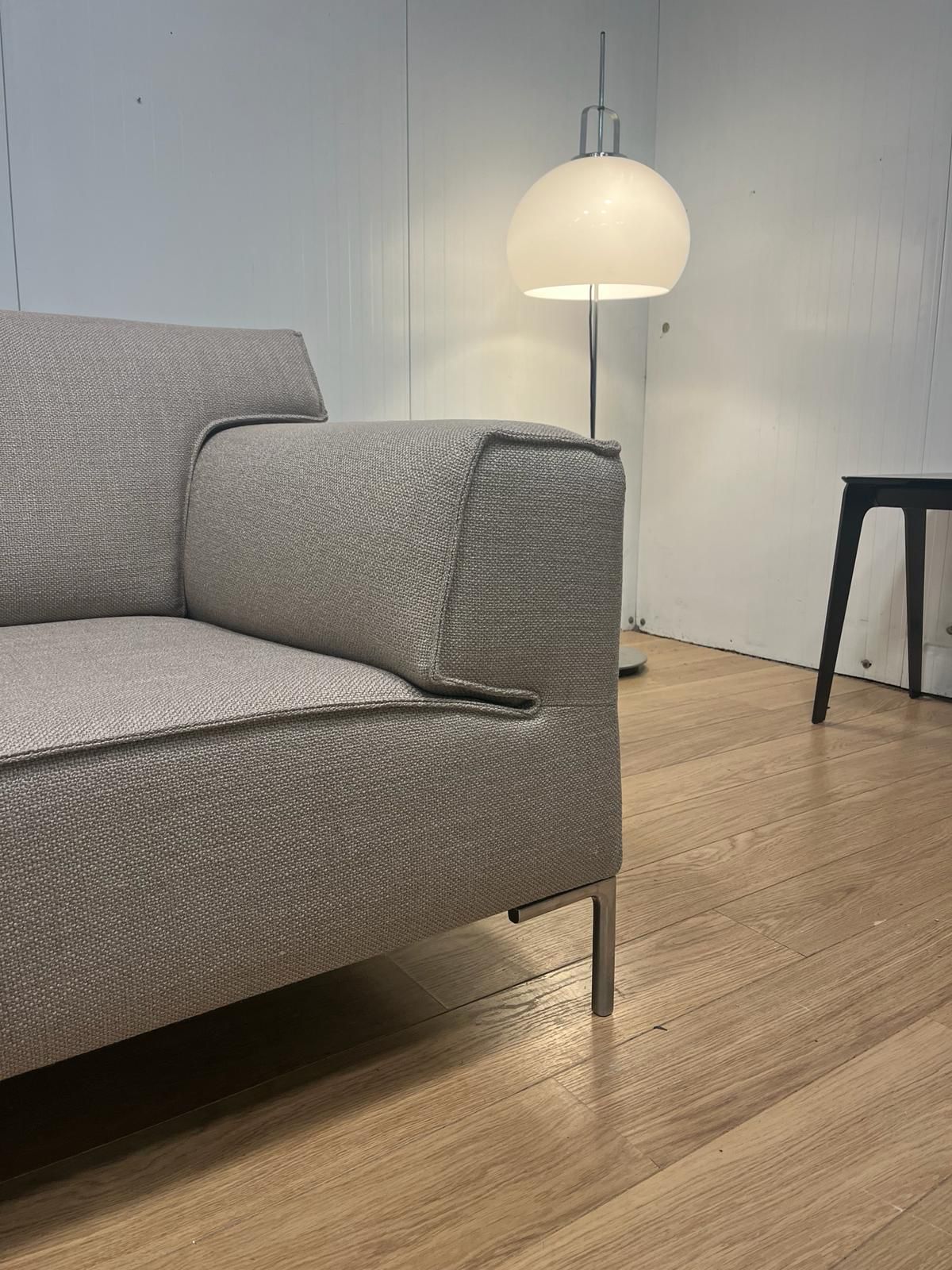 NIEUW Gestoffeerde Design on Stock Bloq 3-Zits beige