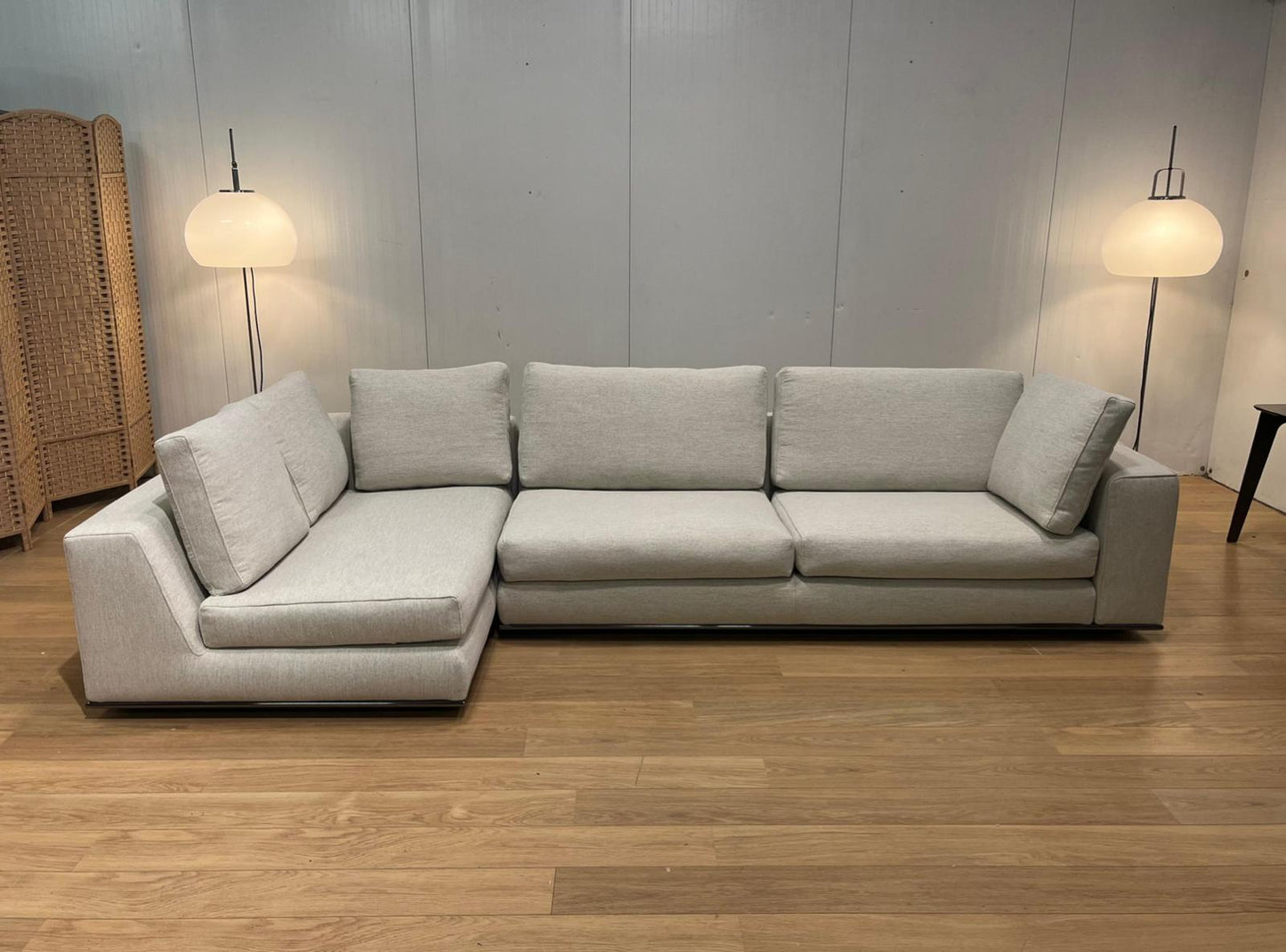 Nieuw gestoffeerde Minotti Hamilton Hoekbank & Hocker