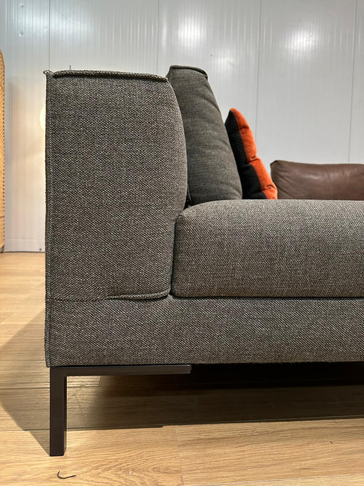 ZGAN Design on Stock Aikon Lounge + Hocker | Garantie