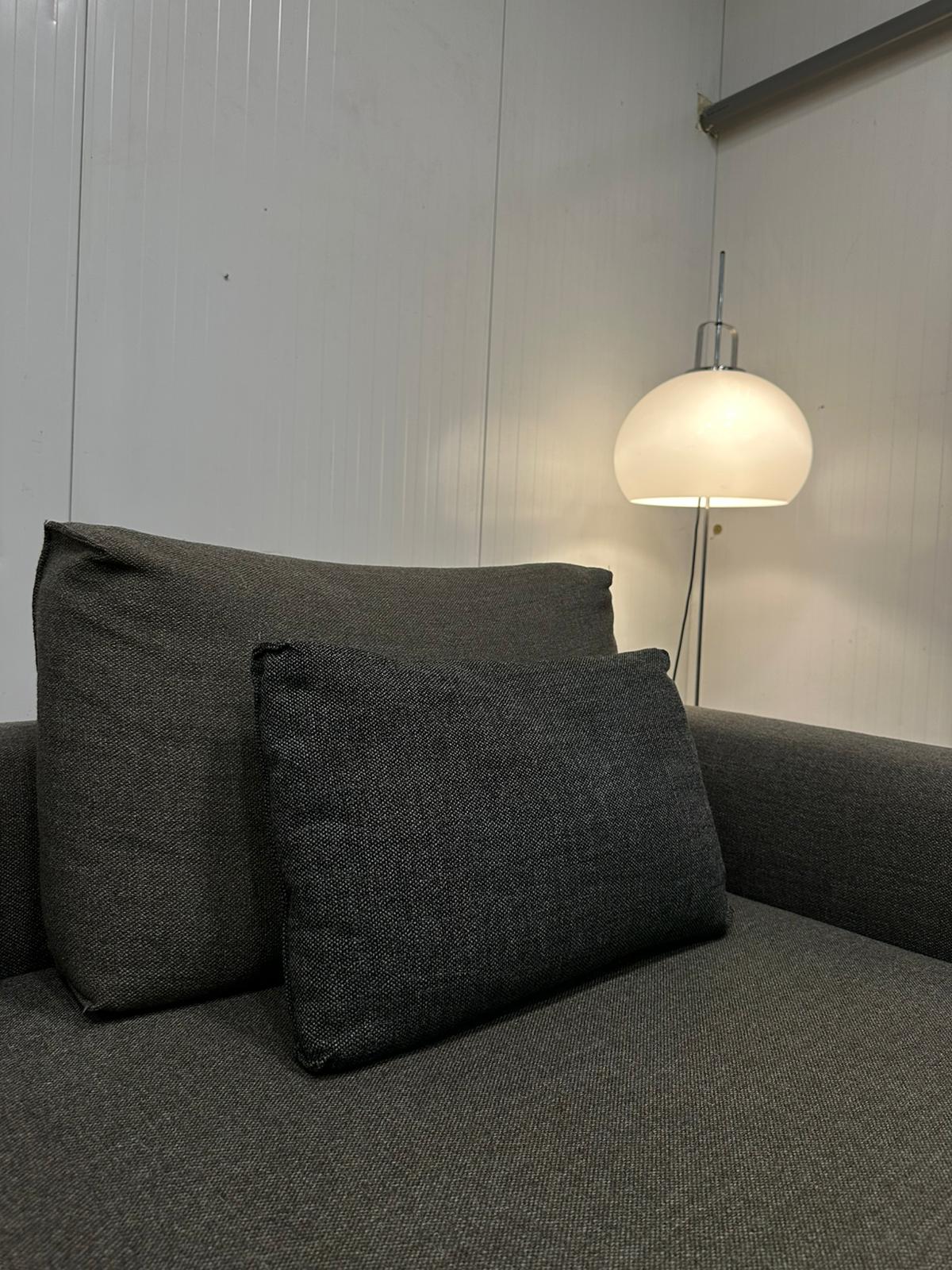 ZGAN Design on Stock Aikon Lounge + Hocker | Garantie