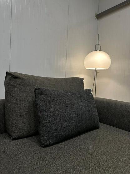 ZGAN Design on Stock Aikon Lounge + Hocker | Garantie