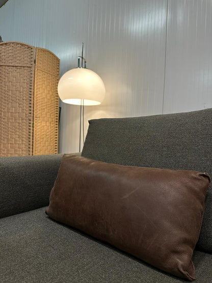 ZGAN Design on Stock Aikon Lounge + Hocker | Garantie