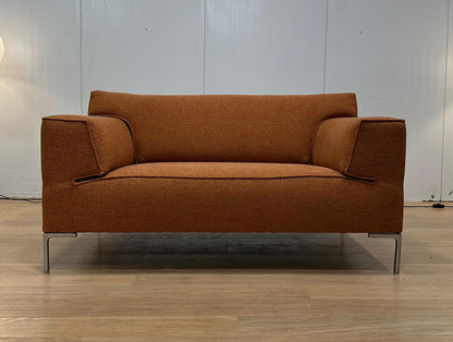NIEUW Gestoffeerde Design on Stock Bloq Loveseat + GARANTIE
