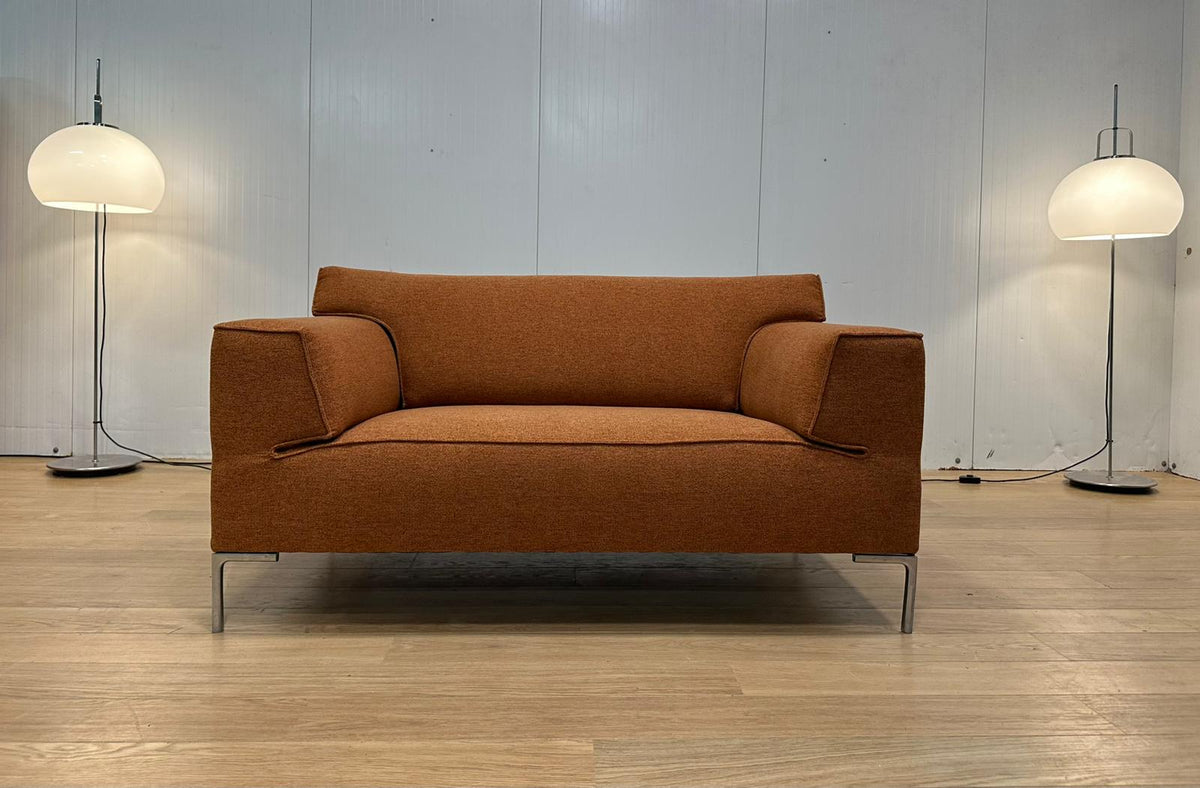 NIEUW GESTOFFEERD Design on Stock Bloq Loveseat + GARANTIE