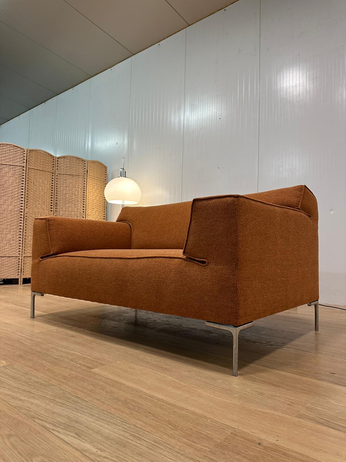 NIEUW GESTOFFEERD Design on Stock Bloq Loveseat + GARANTIE