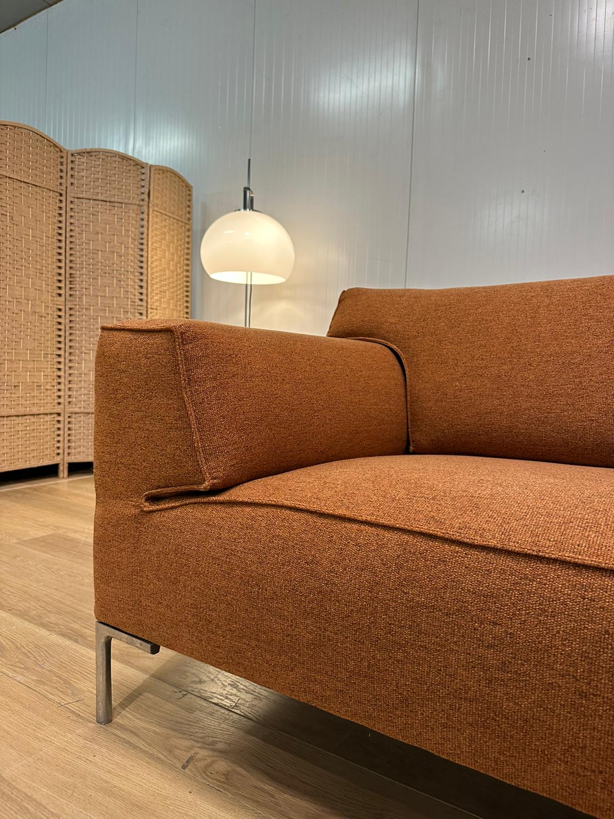 NIEUW GESTOFFEERD Design on Stock Bloq Loveseat + GARANTIE