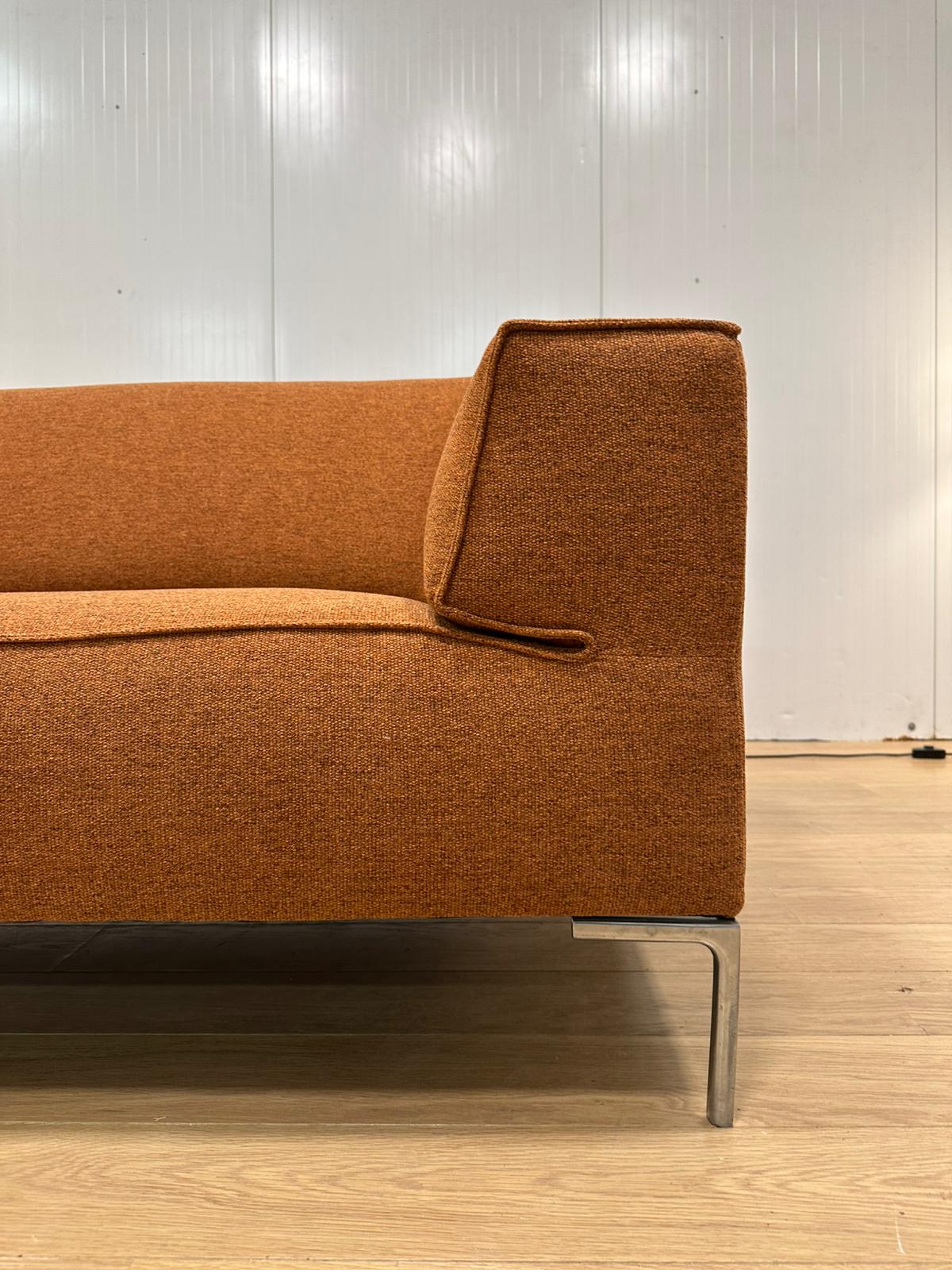 NIEUW GESTOFFEERD Design on Stock Bloq Loveseat + GARANTIE