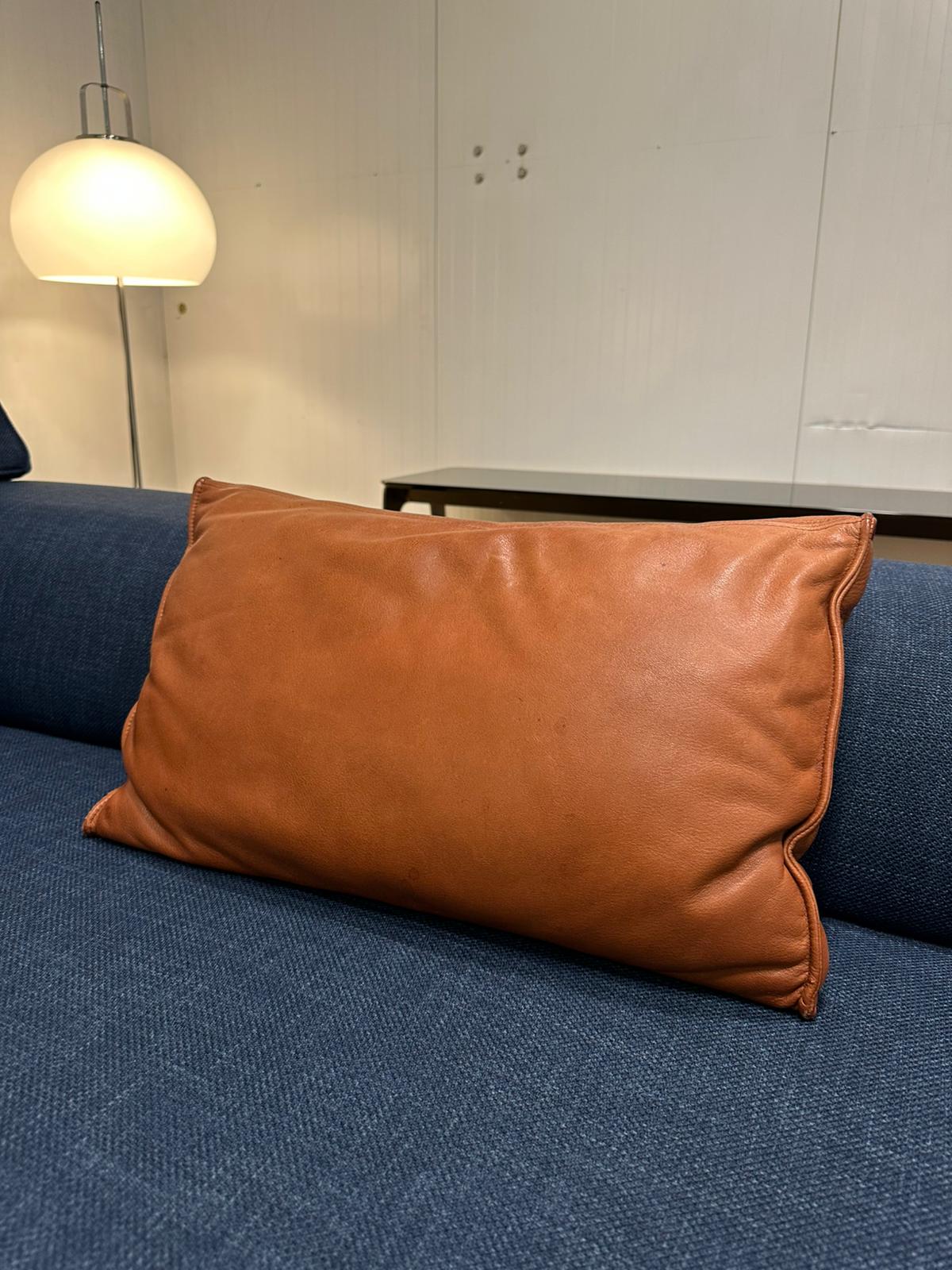 2x Origineel Design on Stock Lendekussen – €150 p/st