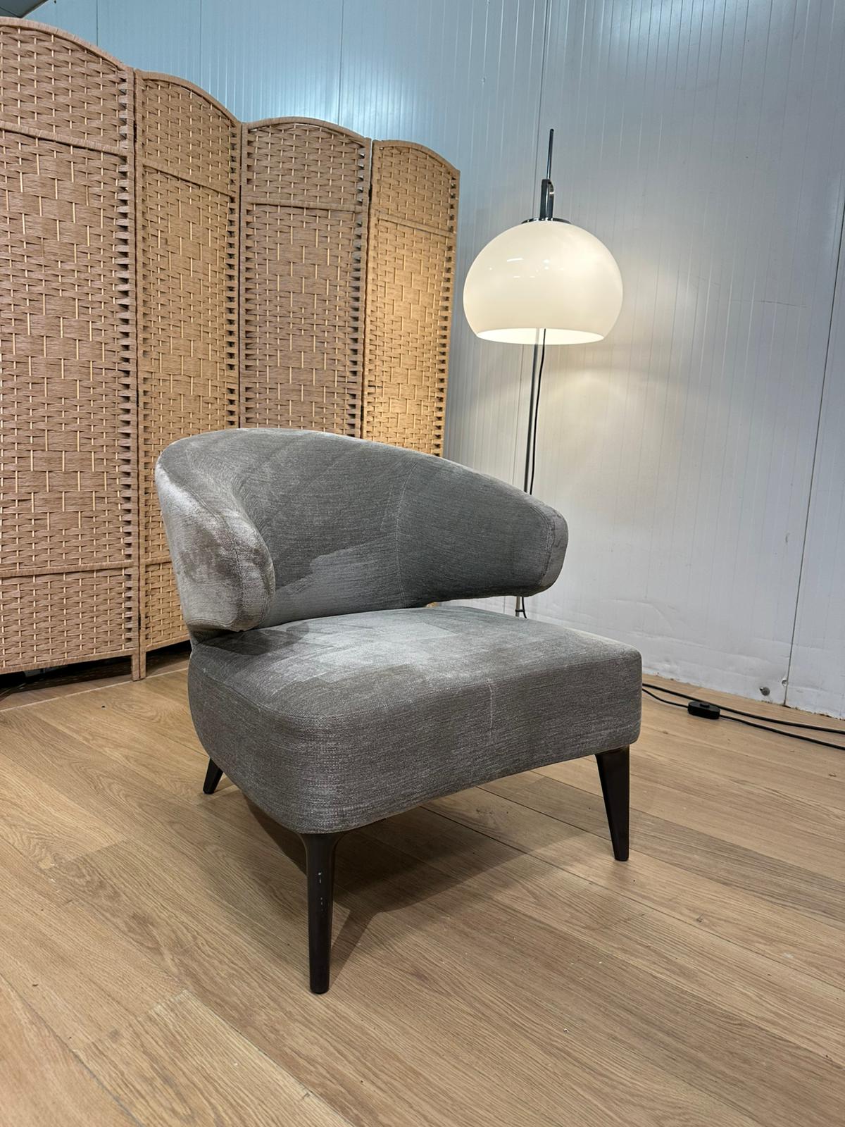 NIEUWSTAAT Minotti Aston Armchair / Fauteuil - NP: €3.900