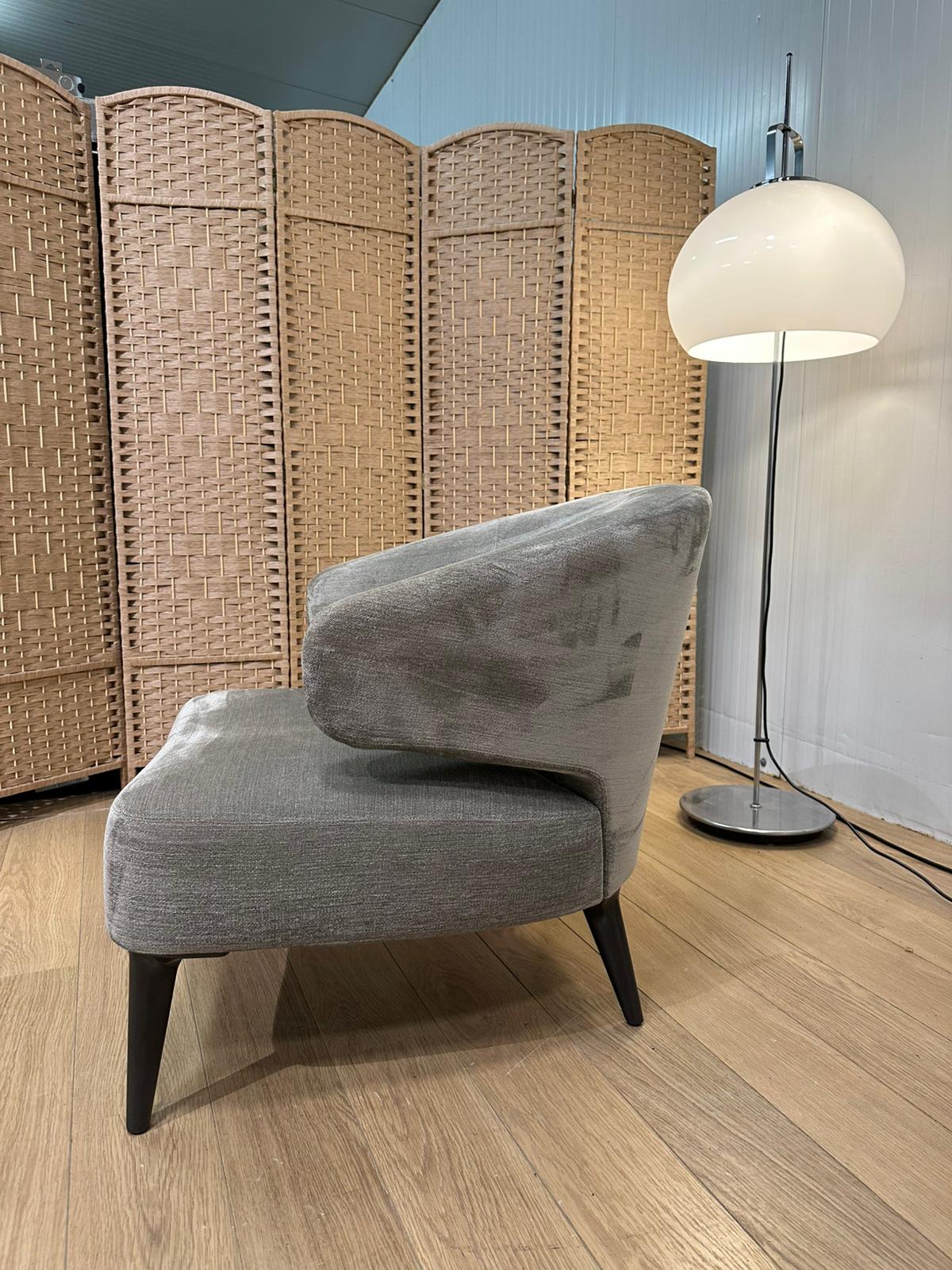 NIEUWSTAAT Minotti Aston Armchair / Fauteuil - NP: €3.900