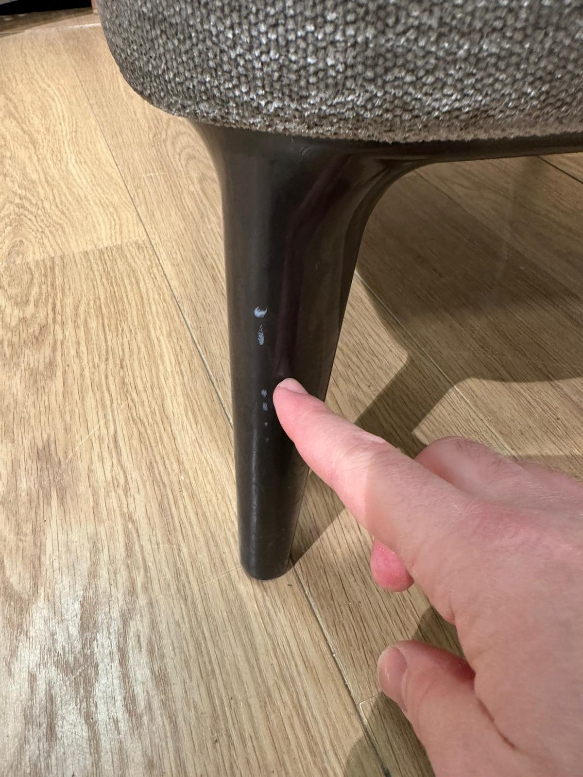 NIEUWSTAAT Minotti Aston Armchair / Fauteuil - NP: €3.900