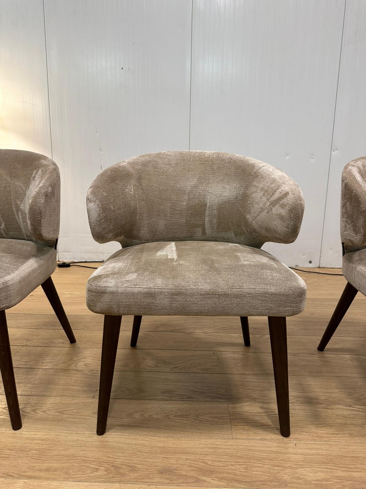 NIEUWSTAAT Minotti Aston Armchair + GARANTIE NP: €1.958 p/st