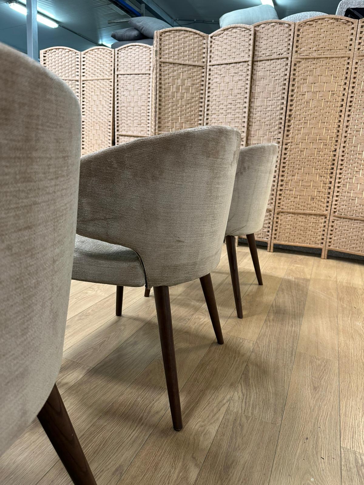 NIEUWSTAAT Minotti Aston Armchair + GARANTIE NP: €1.958 p/st