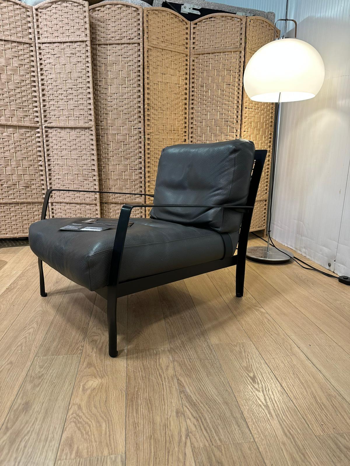NIEUWSTAAT Minotti Richard Fauteuil + GARANTIE NP €4950