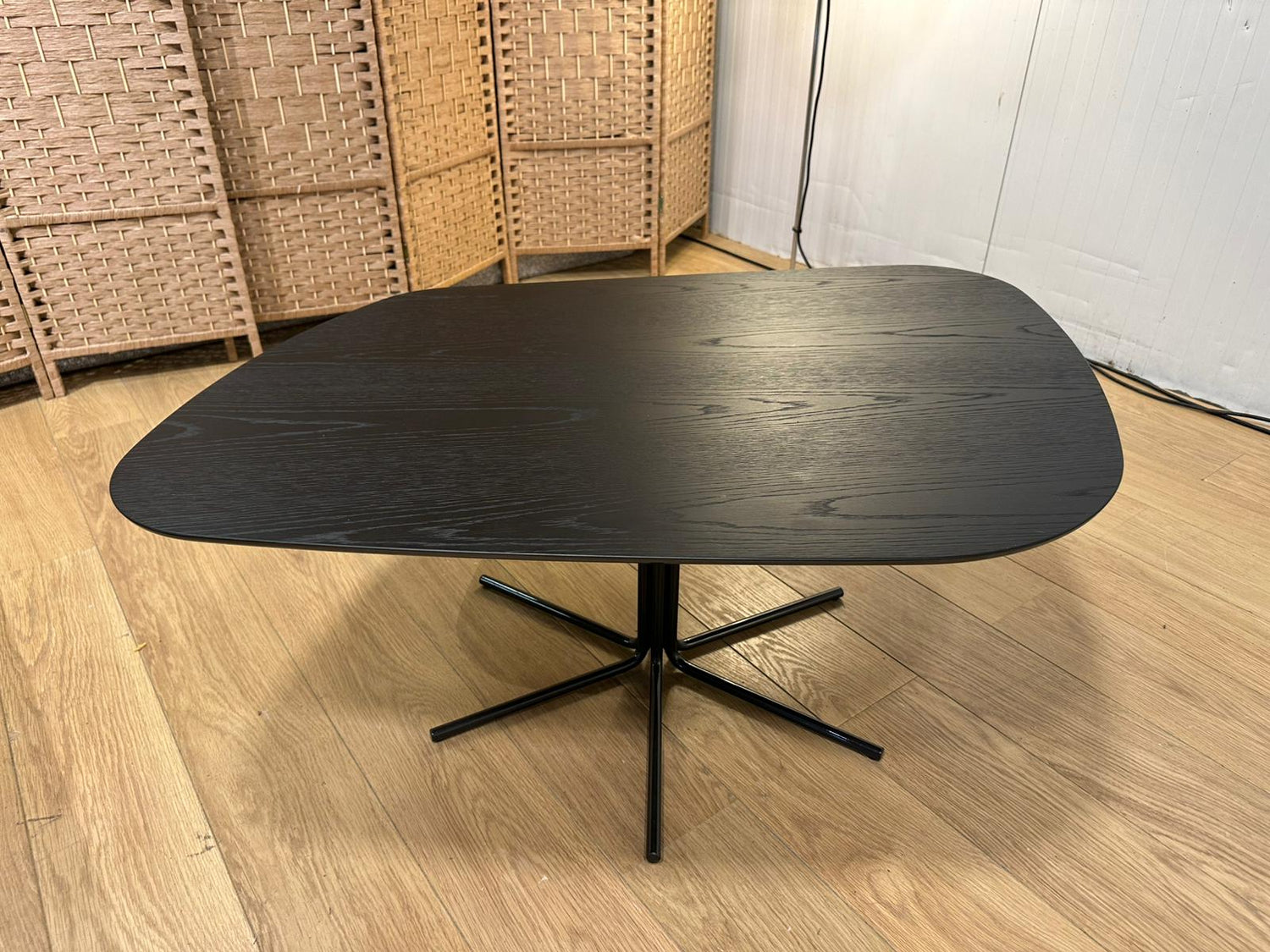 NIEUWSTAAT Minotti Ray Salontafel - NP: €3.500