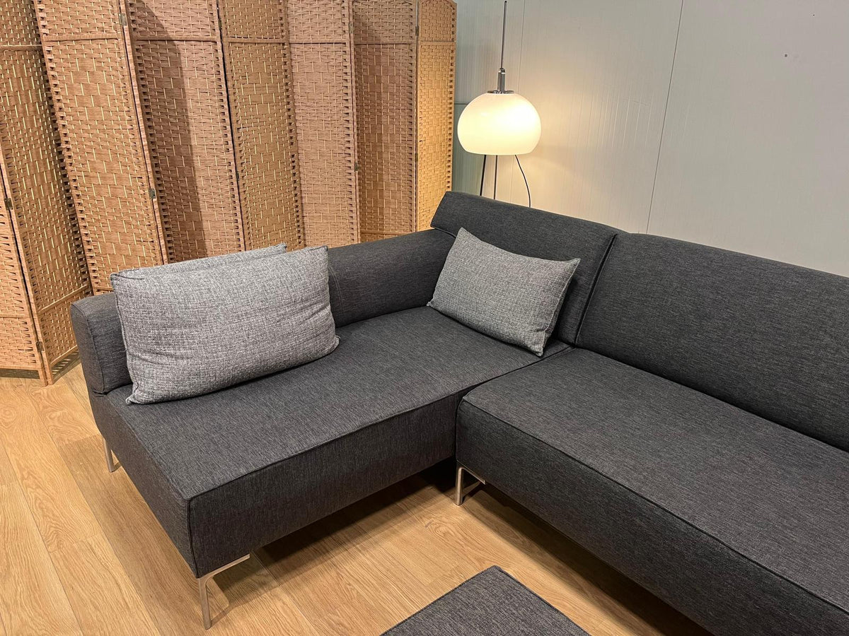 Design on Stock Bloq Hoekbank + Hocker – NP: €7.500