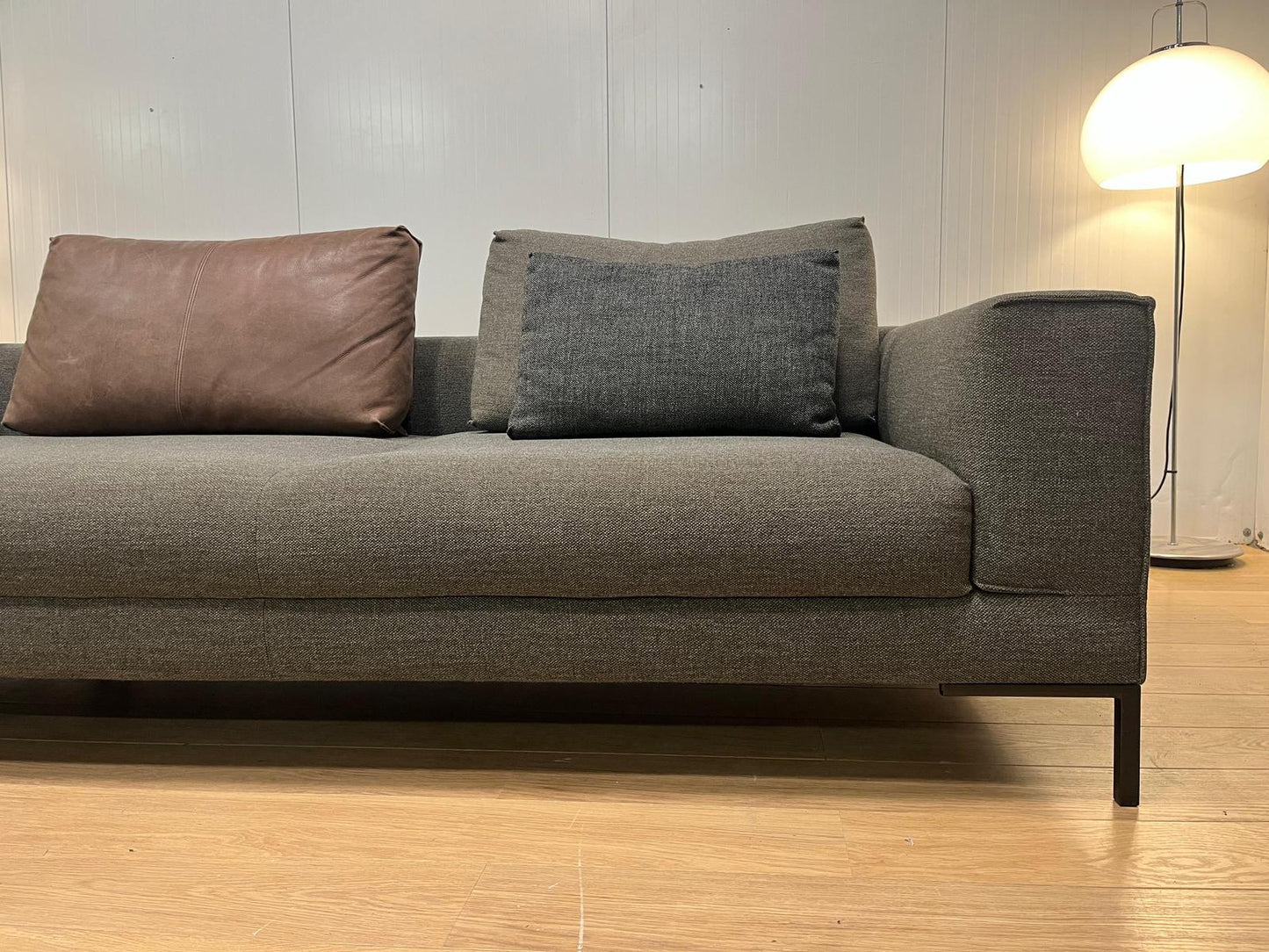 ZGAN Design on Stock Aikon Lounge + Garantie - NP: €7.500