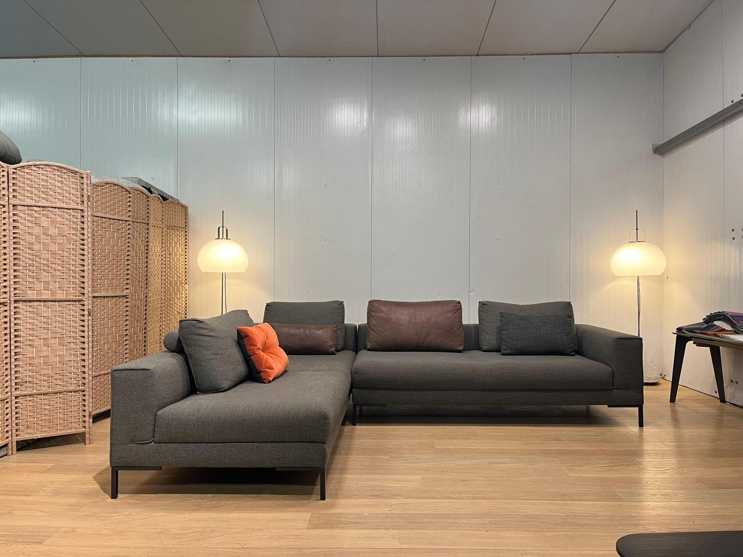 ZGAN Design on Stock Aikon Lounge + Garantie - NP: €7.500