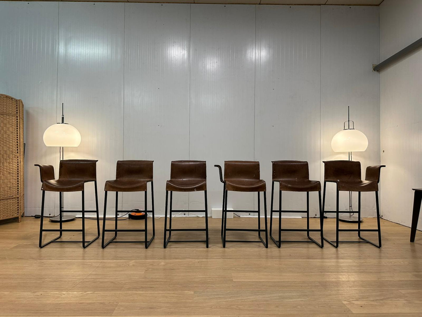 QLIV Founded Stoelen 6x / Barkruk Set NP €7500