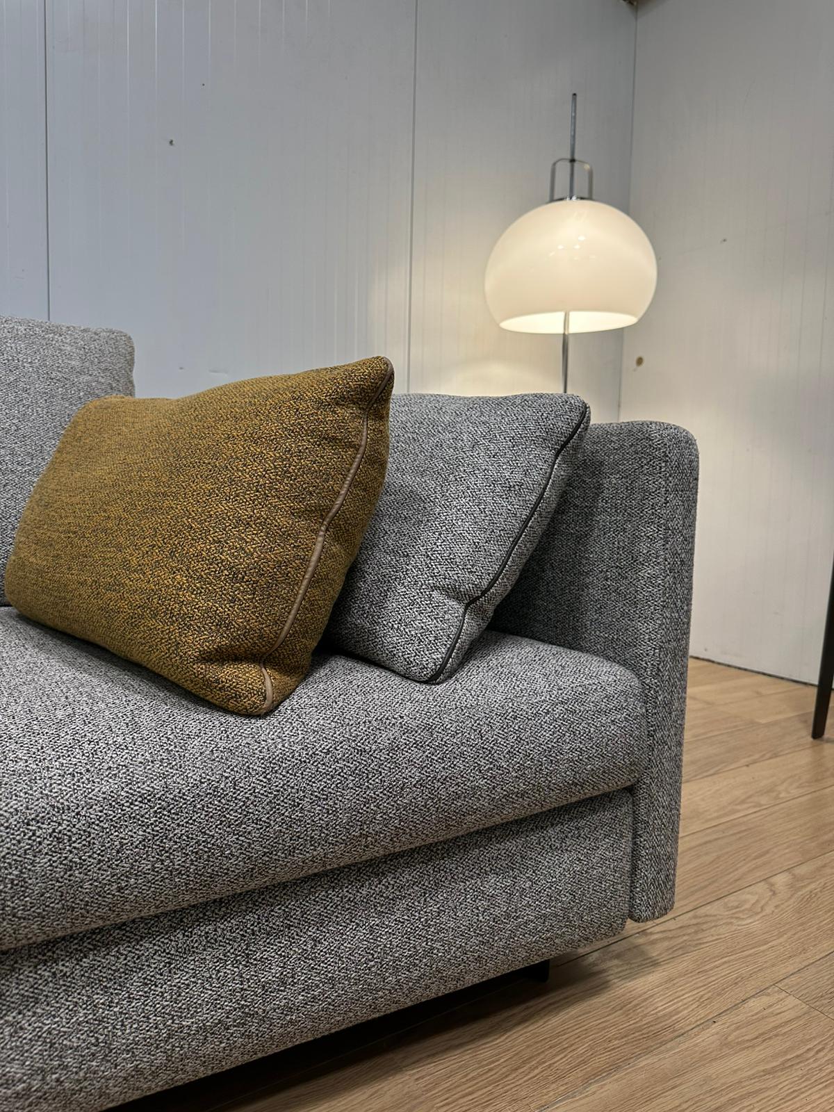 NIEUWSTAAT Minotti Granville Hoekbank NP €30.000 + GARANTIE