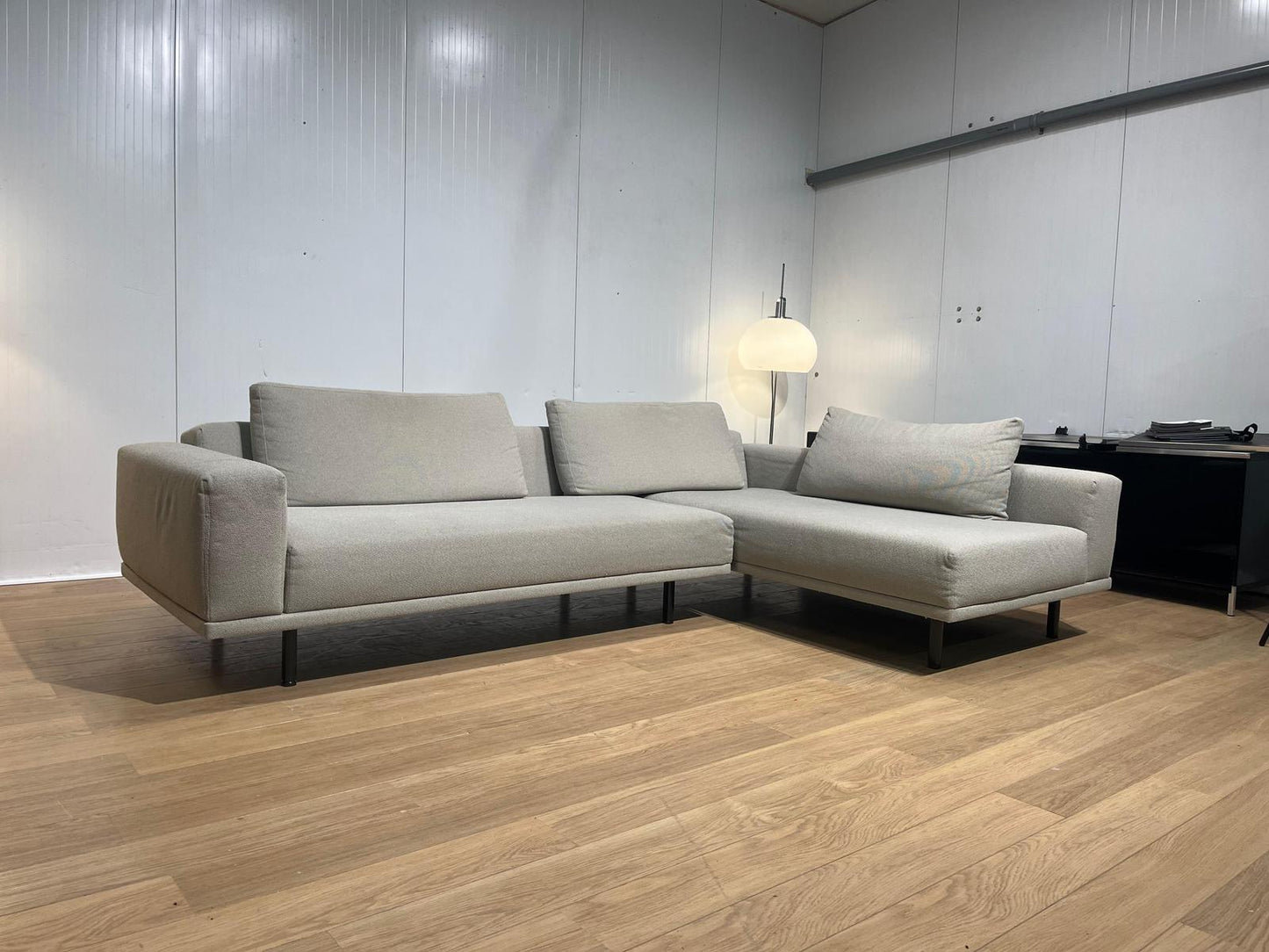 Design on Stock Cascade Hoekbank - €1.650 Meeneemprijs