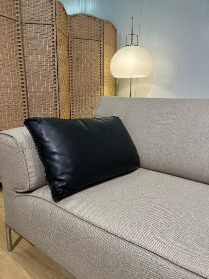 2x NIEUWSTAAT Design on Stock Leren Kussens Zwart