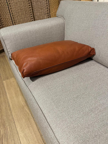 ZGAN Design on Stock Bloq Kussen Bruin Leer