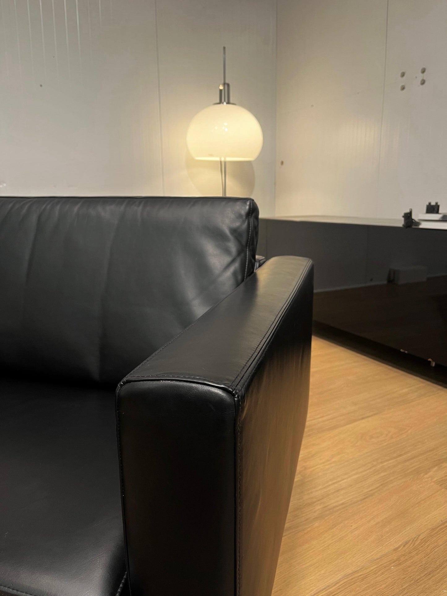 NIEUWSTAAT Artifort Mare Hoekbank Leer + GARANTIE
