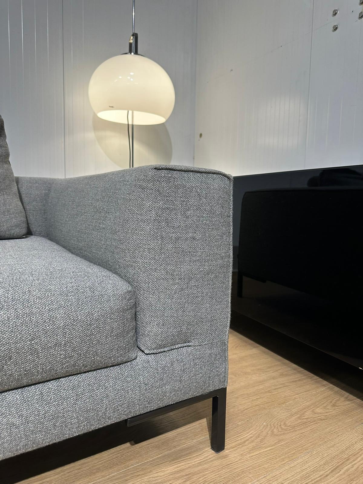 ZGAN Design on Stock Aikon Lounge Hoekbank Groot