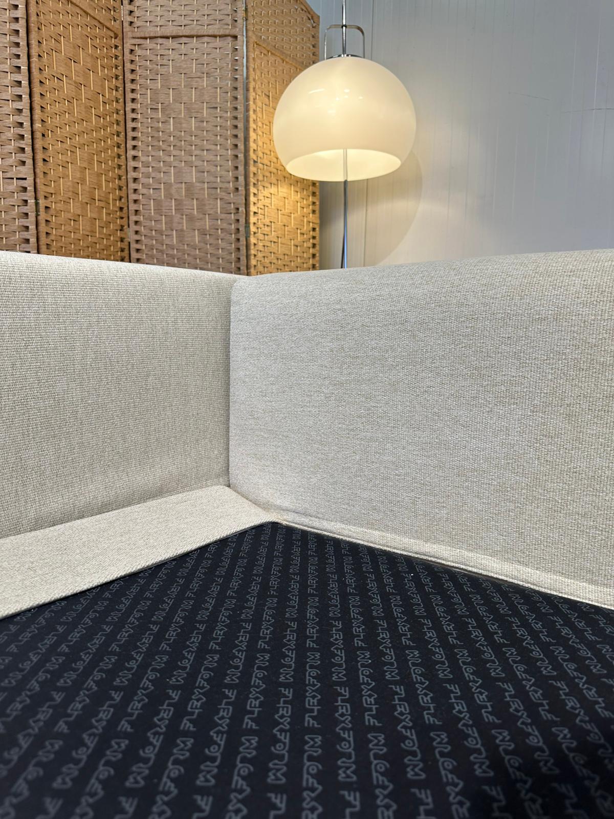 NIEUW GESTOFFEERD Flexform Groundpiece Hoekbank