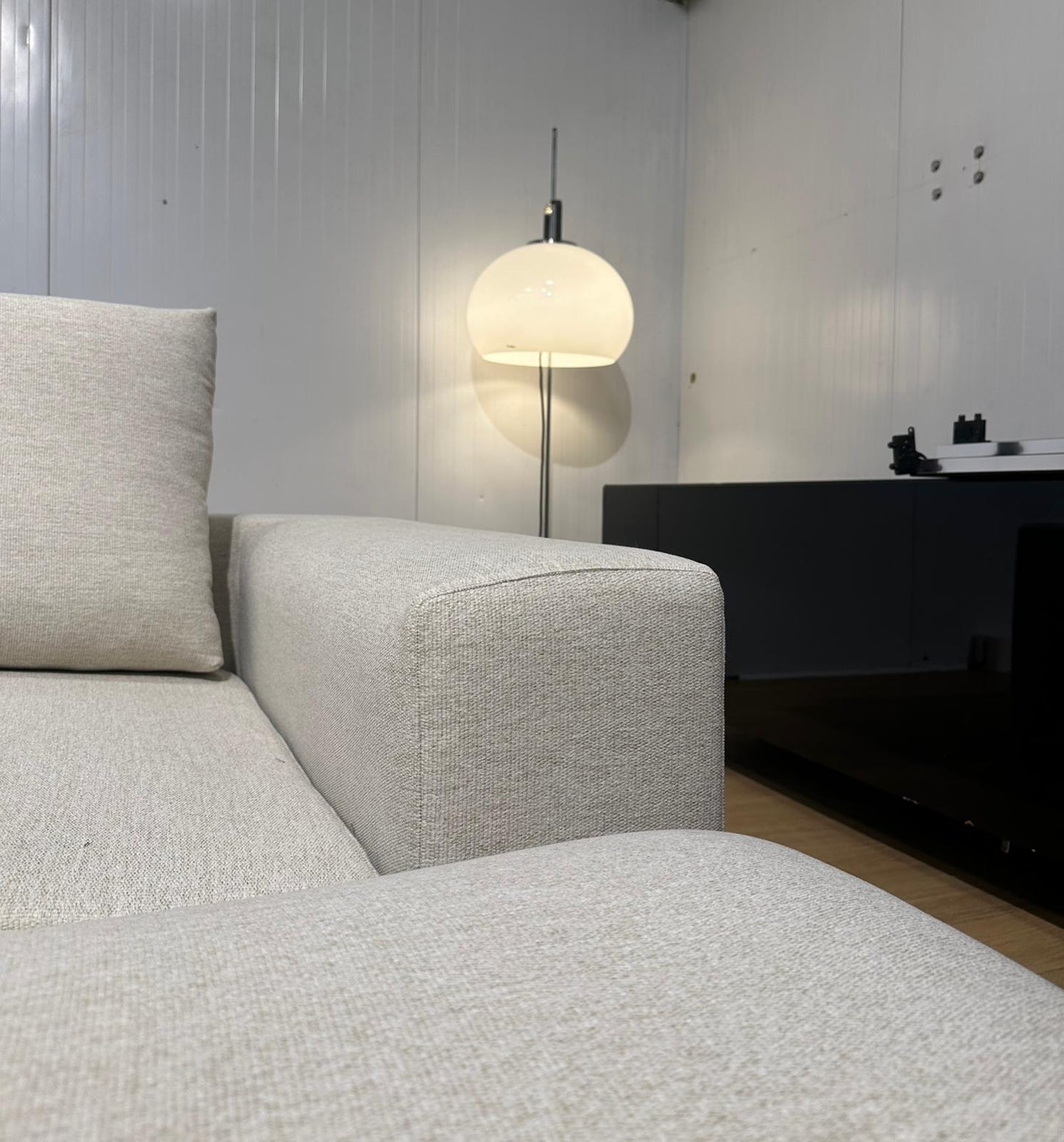NIEUW GESTOFFEERD Flexform Groundpiece Hoekbank