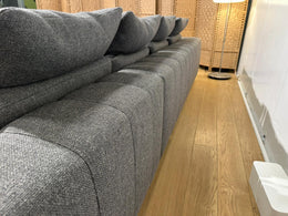 NIEUWSTAAT Minotti Freeman Hoekbank - NP €35.000