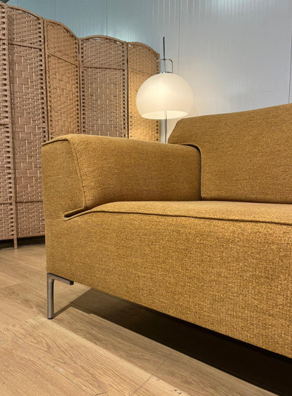 NIEUW GESTOFFEERD Design on Stock Bloq 4-Zits Okergeel