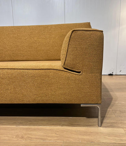 NIEUW GESTOFFEERD Design on Stock Bloq 4-Zits Okergeel