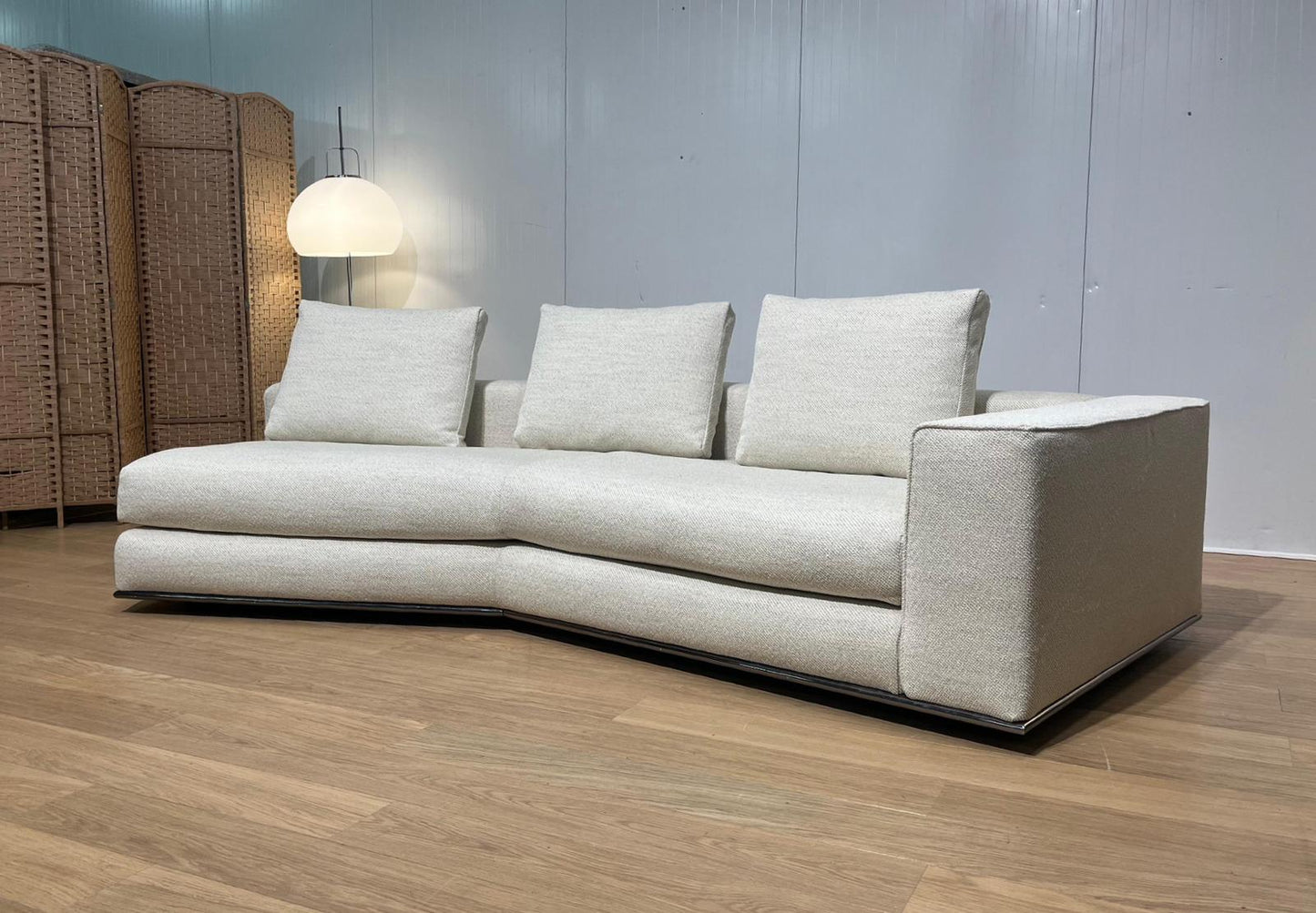 Minotti Hamilton Hoekbank + Hocker – Ecru Bouclé | Refurbished